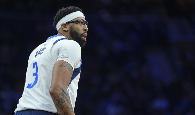 开云官网-浓眉第36次砍至少25分10板5帽 平邓肯并列第7 90年代4大中锋排前5