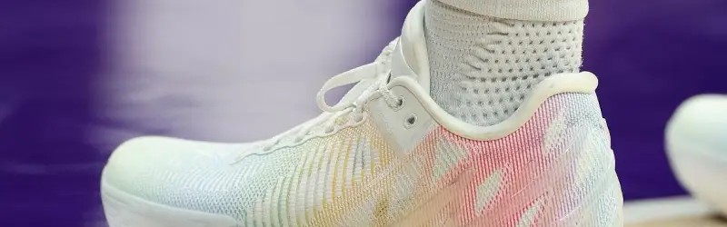 开云体育-汤普森穿着安踏 KT11，替补贡献23分3篮板5助攻