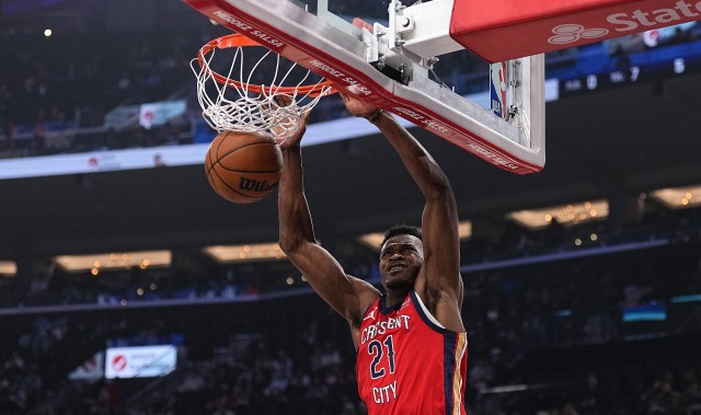 开云入口-攻防发力！米西底线突破起飞暴扣 随后防守端送排球大帽