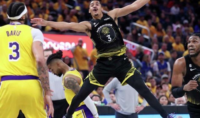 开云体育-普尔成湖勇战关键X因素 科尔对他提出一点要求