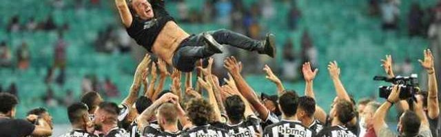 开云官网-米涅罗时隔50年巴甲夺冠！山东旧帅抱上海旧将大腿