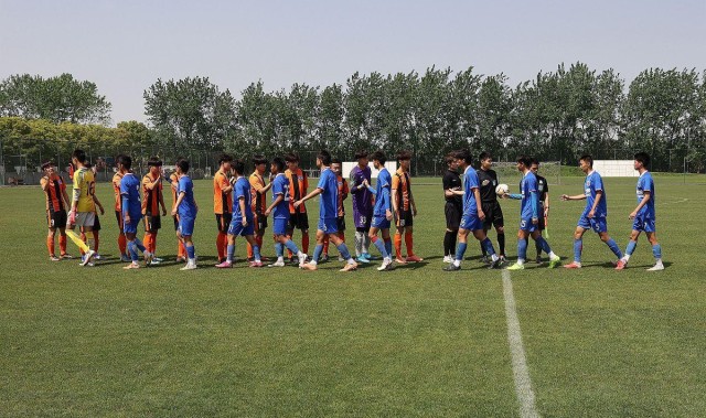 青训十年磨一剑！中国足球终于打上“富裕仗”，这些年轻人让球迷看到希望