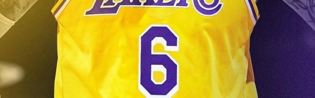 开云体育官网-从詹姆斯换号说起，湖人队还有哪些名将换过号码？