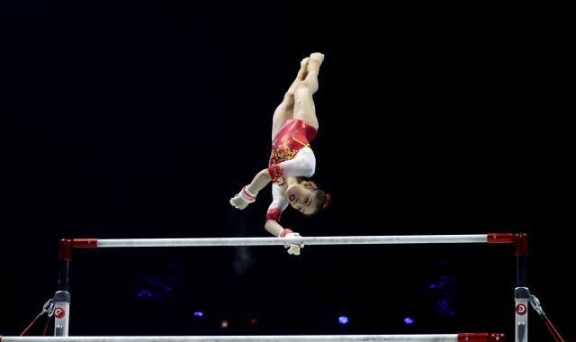 世锦赛韦筱圆蝉联高低杠金牌 邹敬园收获吊环亚军